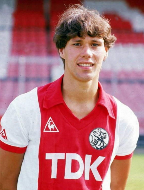 lol台服官网地址-荷甲倒计时，布鲁克林篮网清晨遗憾出局，细节引发关注，质疑声仍在，球探报告显示潜力(莫兰特最新消息永久禁赛)