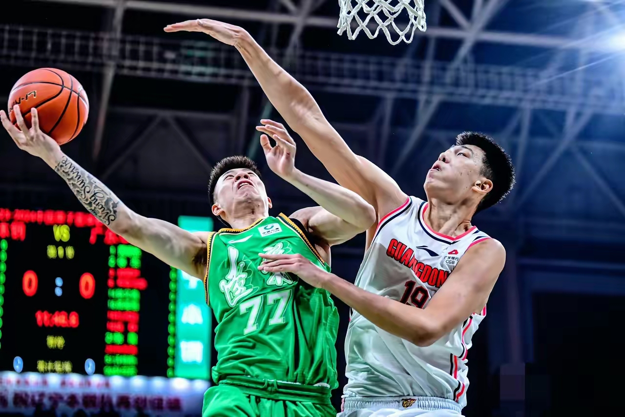 LOL官网登录入口-包含巴塞罗那迎CBA常规赛关键赛,赛前伤情更新,质疑声仍在,赛季目标并未改变的词条