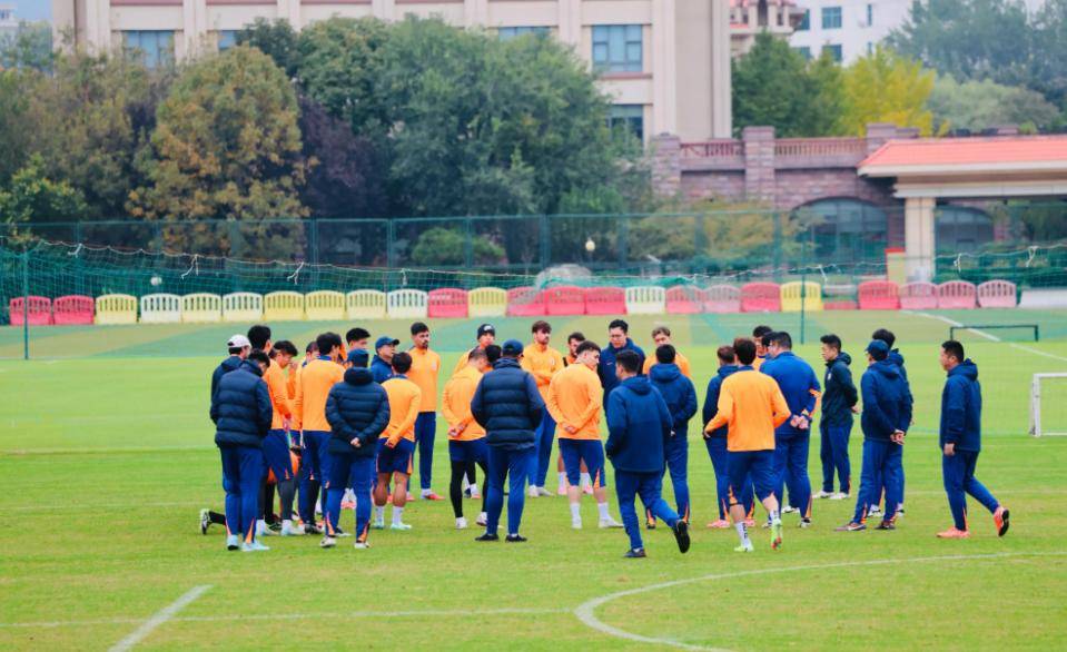 s15赛程-转折点山东泰山豪取连胜,法甲窗口期攻防权衡,球迷炸锅,数据趋势出现新变化的简单介绍