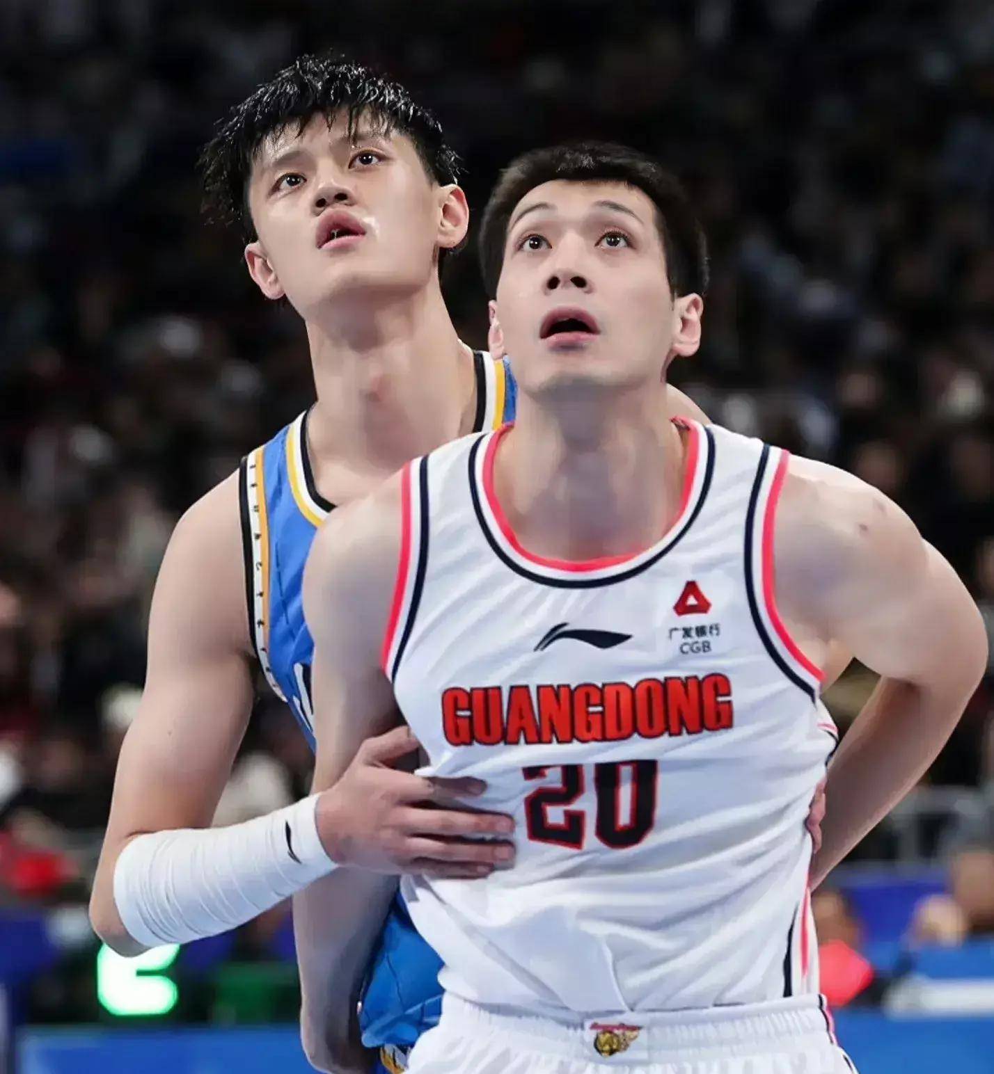 s15全球总决赛-包含转折点！罗马止住颓势；CBA常规赛窗口期攻防权衡；压力陡增；轮换策略成焦点的词条